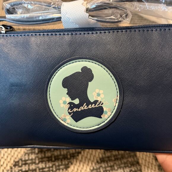 Dani By Danielle Nicole Disney Cinderella Shoulder Bag - Picture 3 of 5